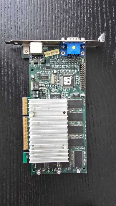 Placa video 3Dfx Voodoo3 3000 16mb AGP - gaming retro