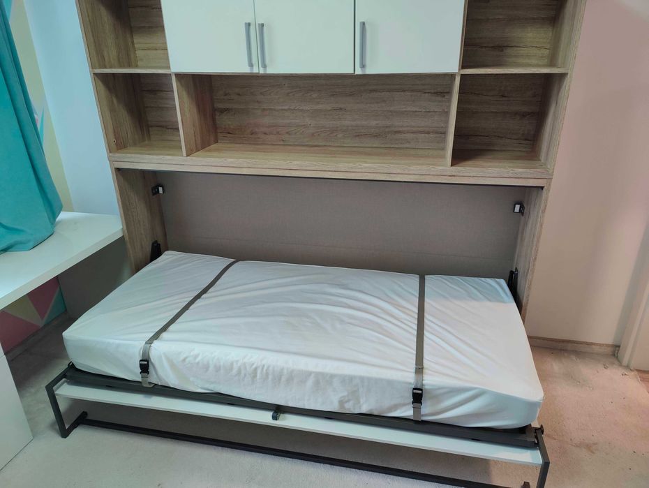 Падащо сгъваемо легло