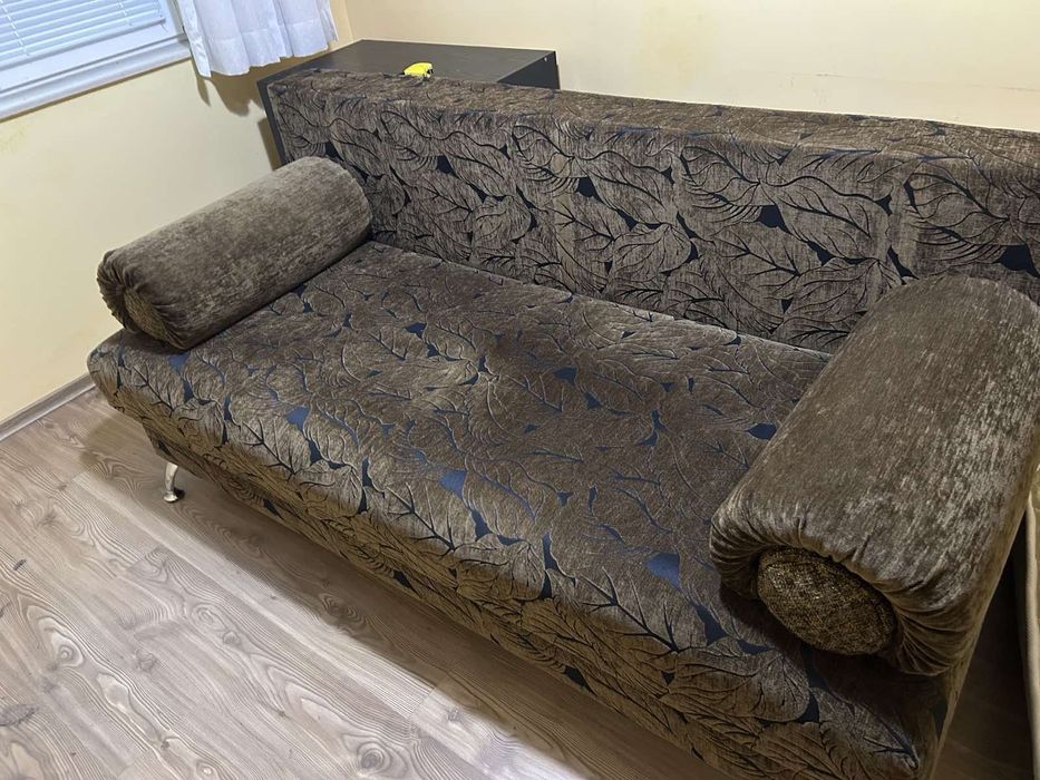 Разтегателен диван