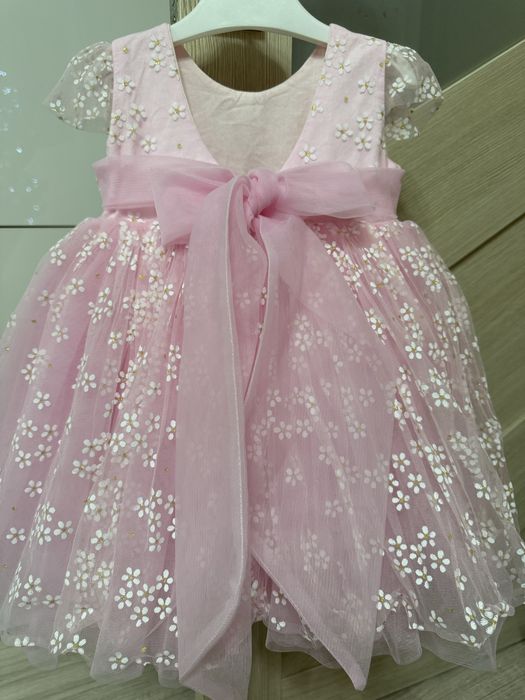 Платье нарядное на 1-1,5 года