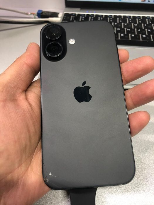 iPhone 16 Apple watch AirPods Pro 2