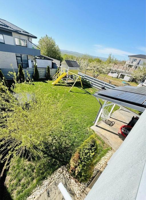 Casă modernă 4 camere, mobilată complet, fotovoltaice + recuperare căldură, teren 367 mp – Miroslava