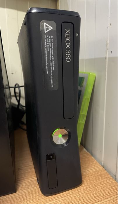 Consola xbox 360 Slim perfecta stare de functionare