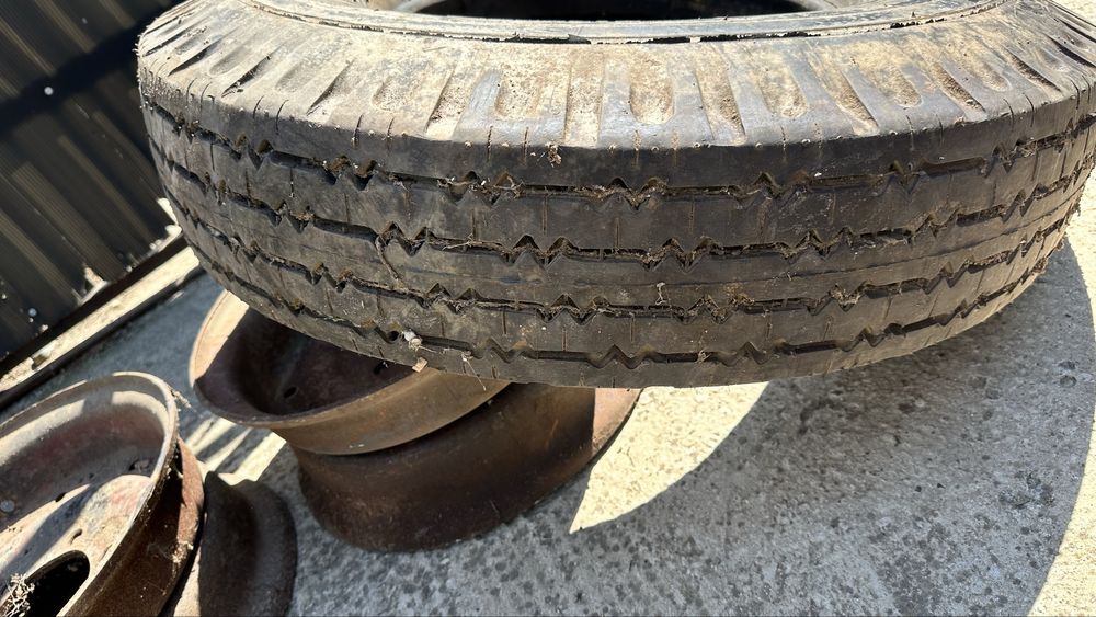 Anvelope stivuitor 825 x 15