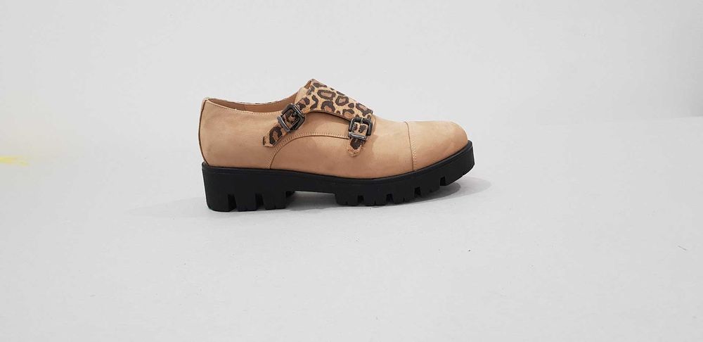 Pantofi noi marime 39
