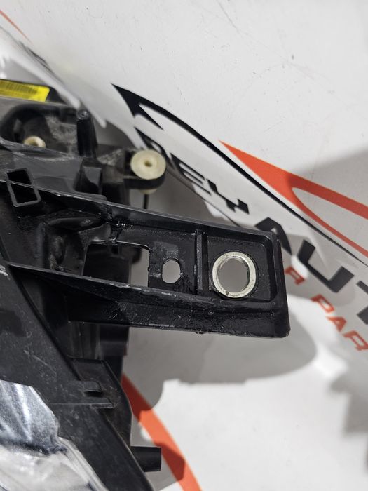 Far stanga led Maserati Quattroporte Facelift 2018 cod 00670100615