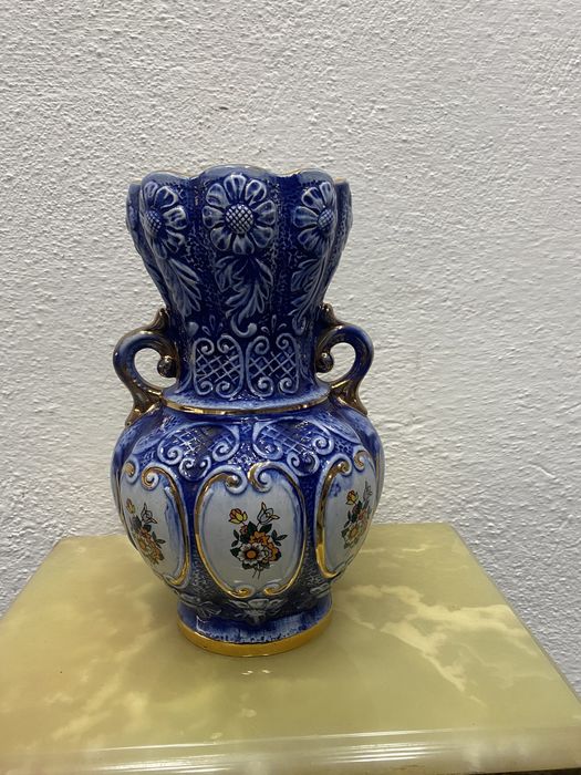 Италианска барокова ваза от порцелан