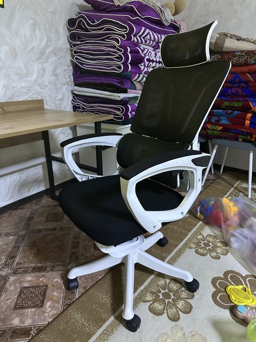 Продам стол и кресло
