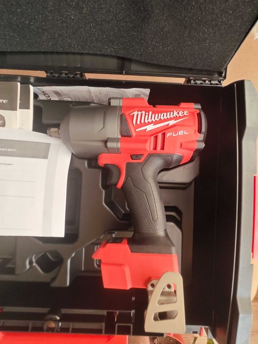 Гайковерт Milwaukee M18 FHIWF12