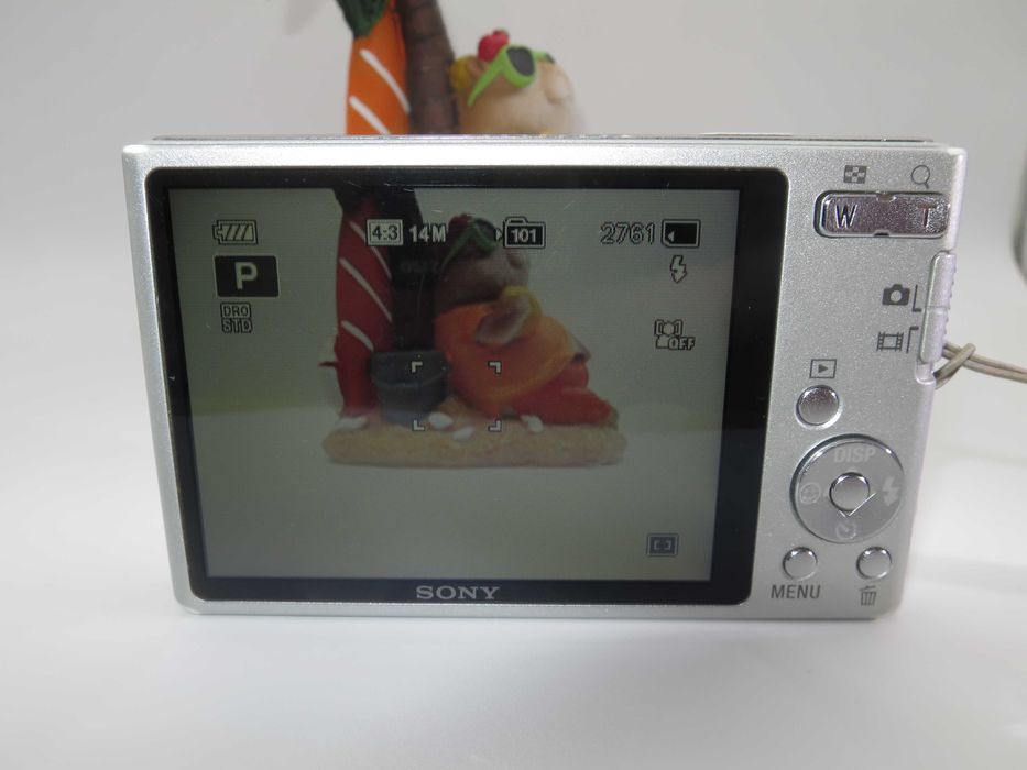 Sony Cyber-shot DSC W330 ултра компактен цифорв фотоапарат, малка дигитална камера сребърен цвят, в отлично състояние, работи перфектно