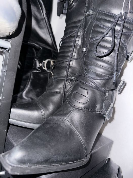 New Rock ботуши с метални елементи идват с кутия