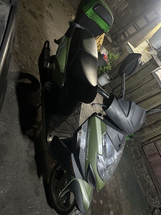 Скутер raser 150 t