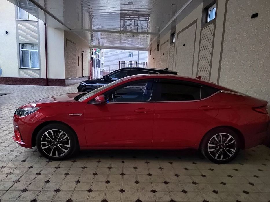 JAC J7 avtomobil sotiladi