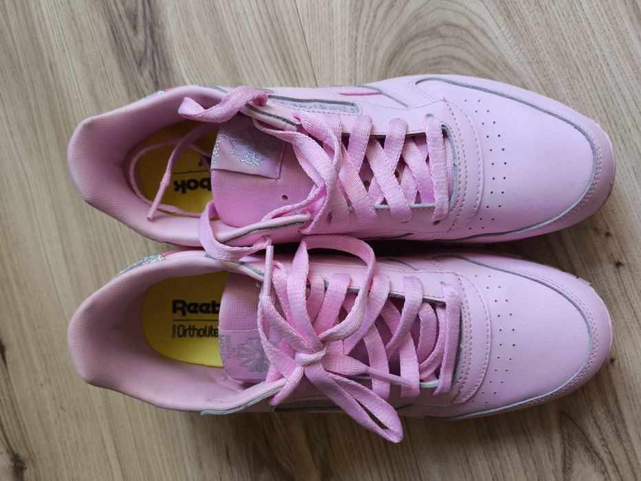 Дамски (детски) розови маратонки Reebok