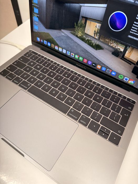 MacBook Pro 13 inch stare perfecta impecabil