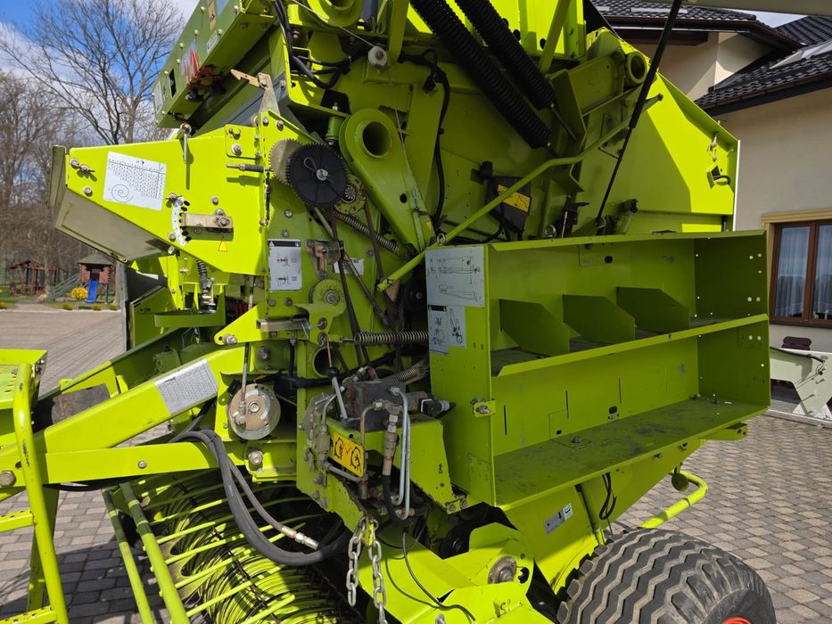 Пресс подборщик Claas Variant 280 ( ременный)