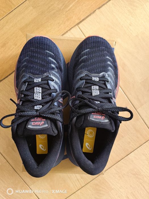 Продавам маратонки ASICS