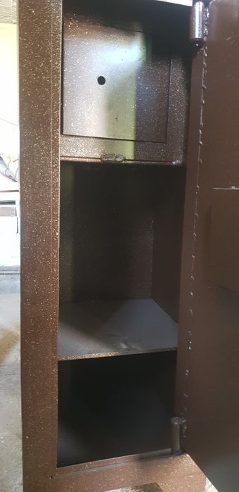 Сейф металлический