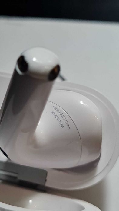 Apple airpods 4-Active Noise Cancelling