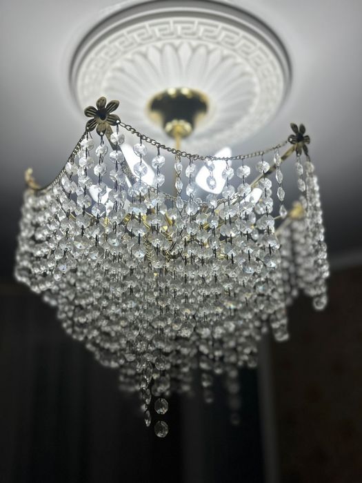 Люстра для зала