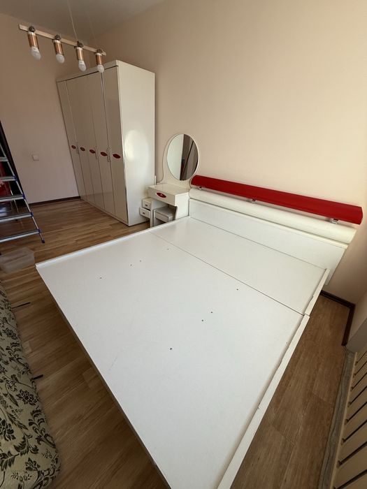 Спальный гарнитур 120000 тенге