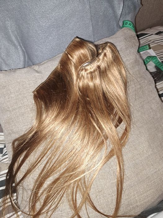 Естествена коса.Светло кестенява,готова за поставяне.