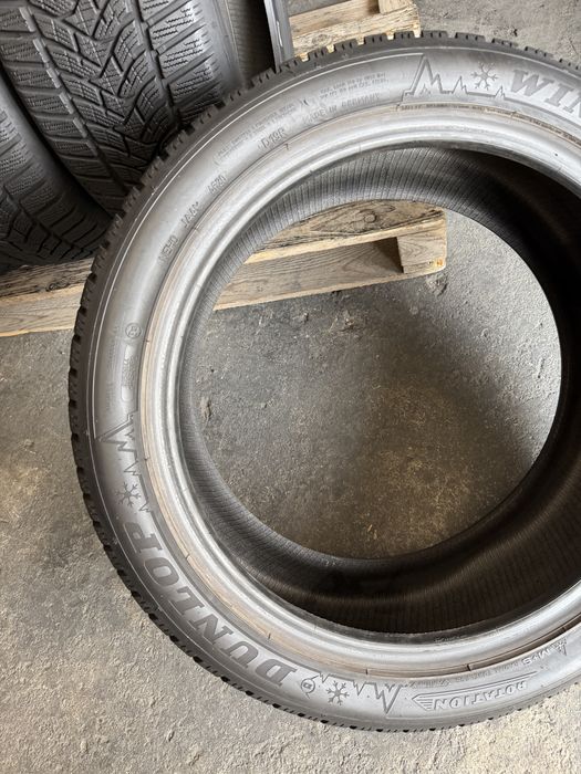 4 anvelope iarna ca NOI 235/45/18 , Dunlop , 8 mm !