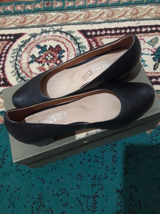 Продам туфли и босоношки