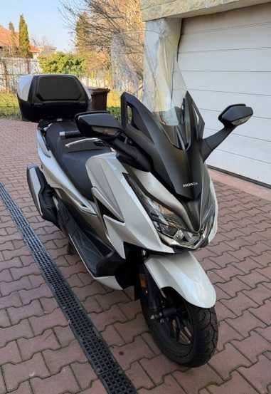Maxi scuter Honda Forza 350