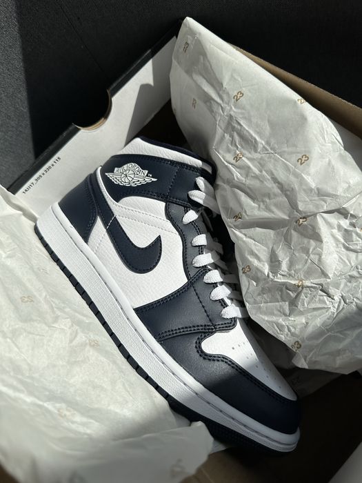 Pantofi Sport Air Jordan 1 Mid Obsidian Gold - 100% originali