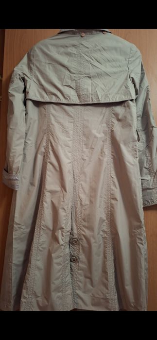 Продам плащ р.48.