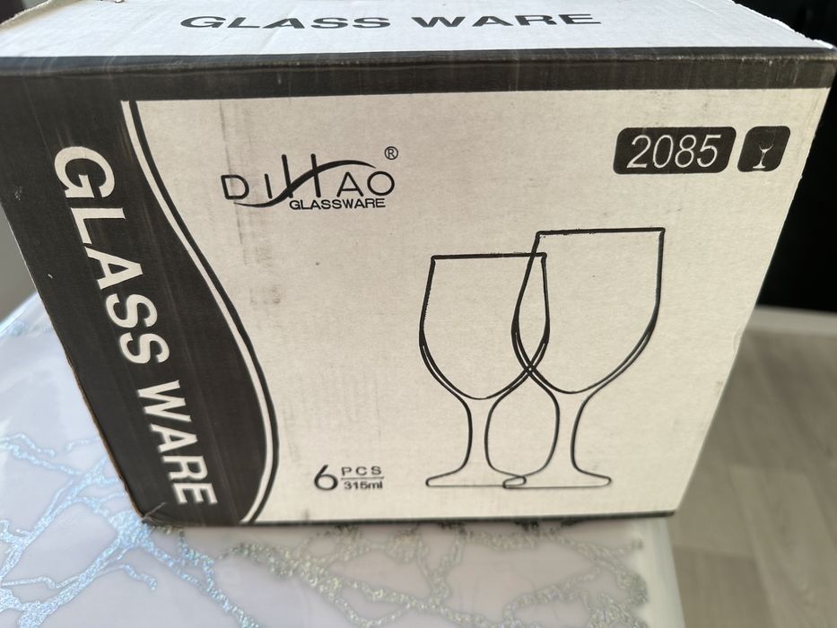 Бокалы для вина и сока