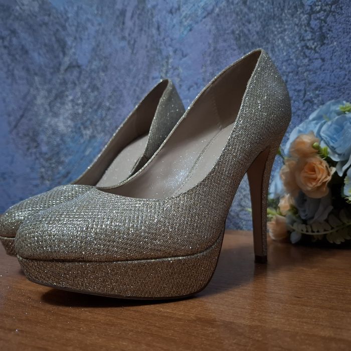 Каблуки блестящие на шпильке