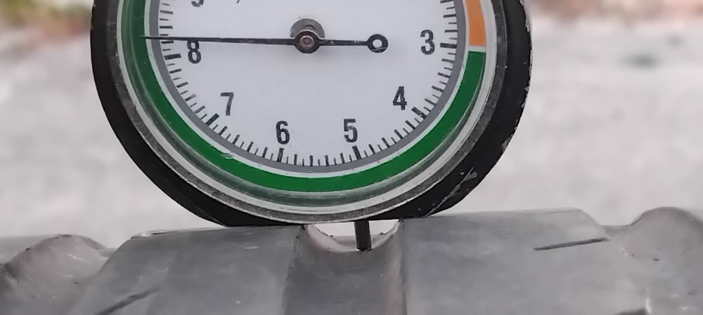 Гуми 225 50 16 Континентал Continental 2 броя. Нов внос. Не са нови!