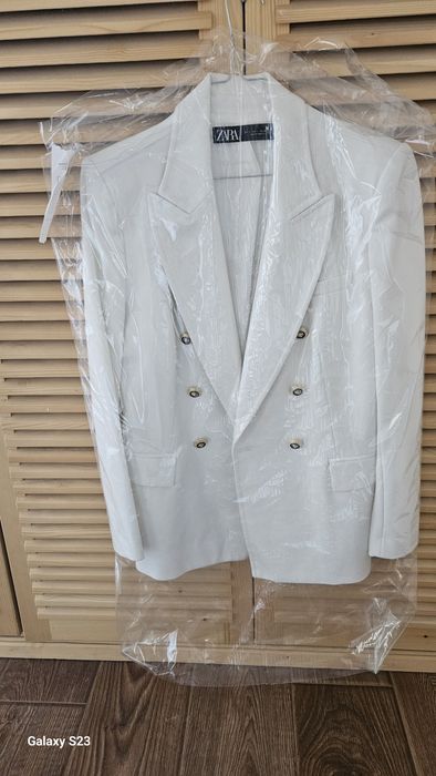 Сако,костюм и елек на Zara