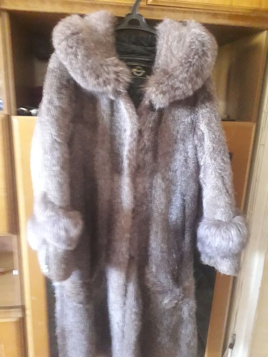 Продам шубу нутриевую