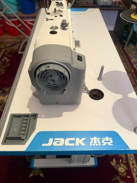 Швейная машина jack