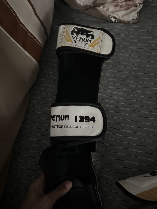 Продам щитки для кикбоксинга