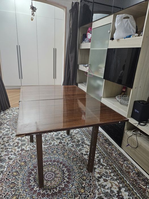 Продается раздвижной стол