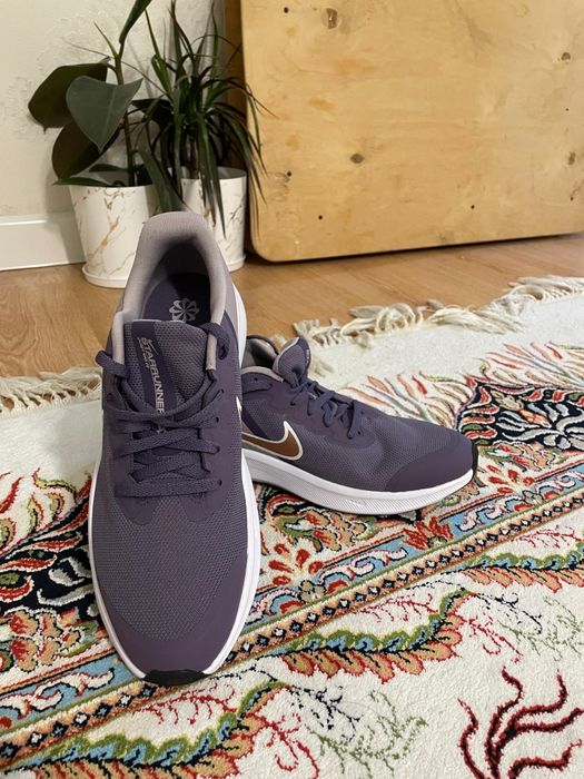 Продам кроссовки оригинал Nike