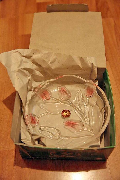 Продавам стилни комплекти чаши за чай с чинийки и чинийки за сладко