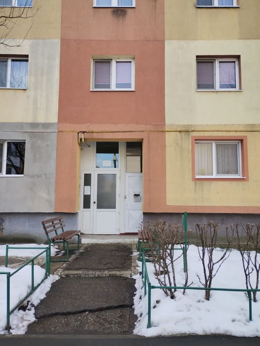 Apartament spațios cu 4 camere și 2 bai etaj 1