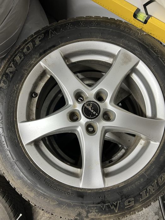 Vand 3 Jante Volvo R16  205 60 R16