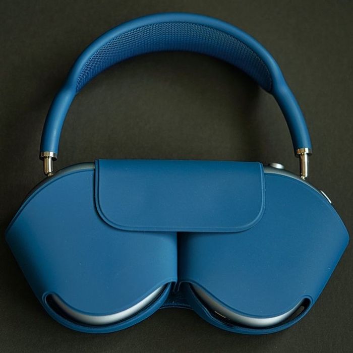 Продаю Airpods Max