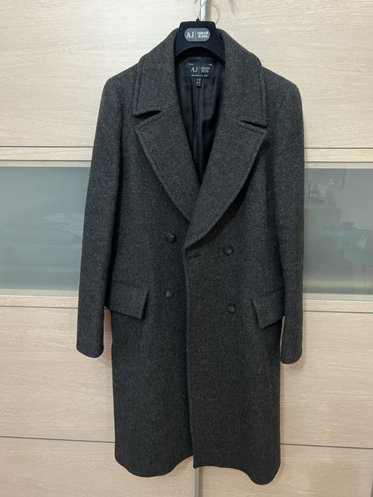 Продам пальто Versace jeans