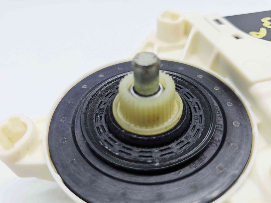 Motoras geam stanga spate Renault Megane 3 (B95) [Fabr 2008-2016] 8273