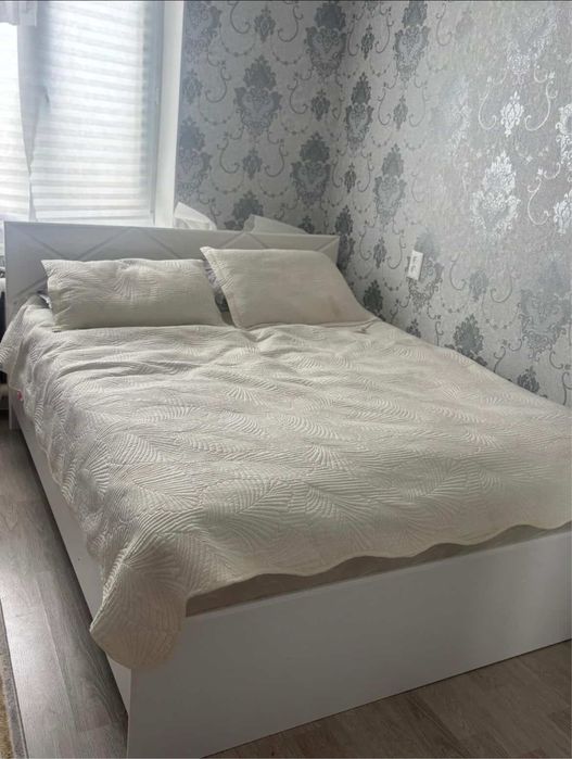 кровать с матрасом сатылады