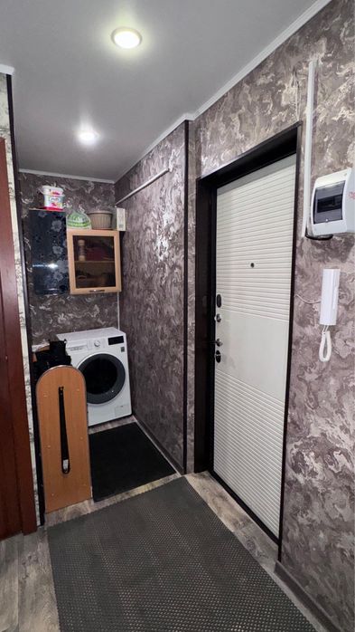 Продам четырехкомнатую квартиру