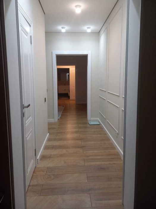 Продам 4 комнатную квартиу