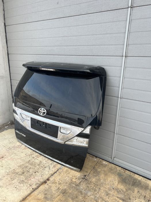 Крышка багажника Toyota vellfire alphard